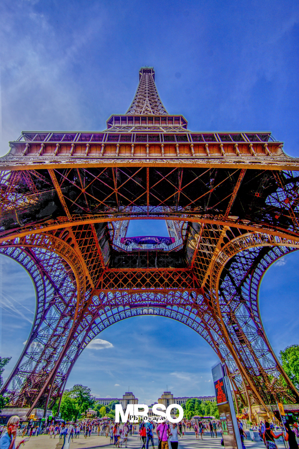 paysage et architecture de la Tour Eiffel par mrso.fr photographe paysage, architecture et immobilier à Orléans, 45, Loiret et Centre Val de Loire