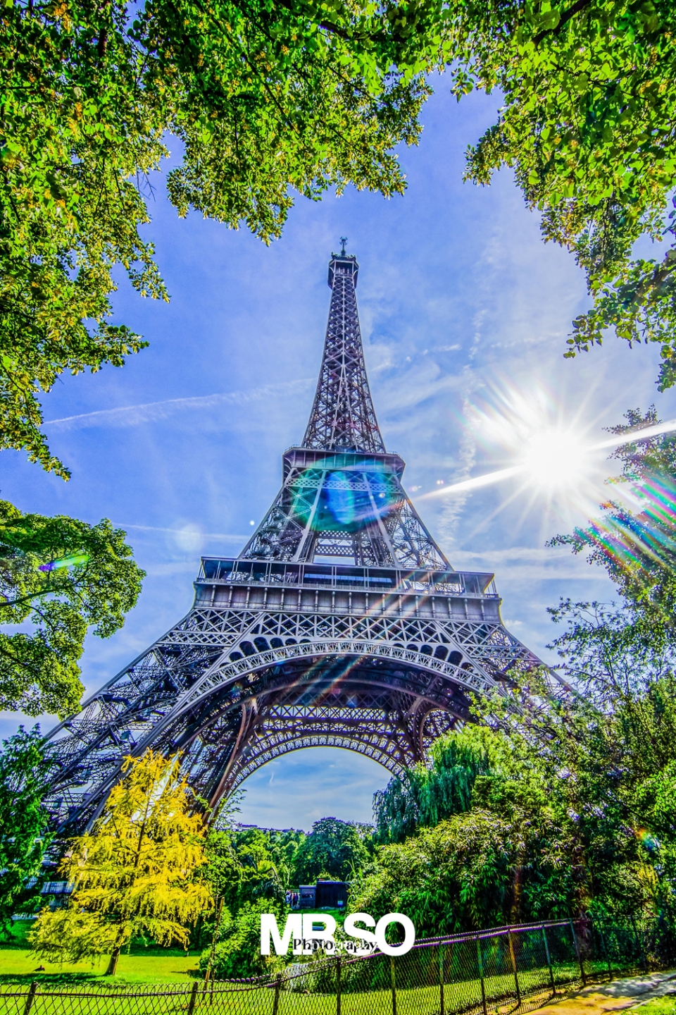paysage et architecture de la Tour Eiffel par mrso.fr photographe paysage, architecture et immobilier à Orléans, 45, Loiret et Centre Val de Loire