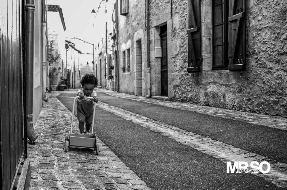 jeux d'enfants mrso.fr photographe de rue street & life style à Orléans 45, Loiret et Centre Val de Loire
