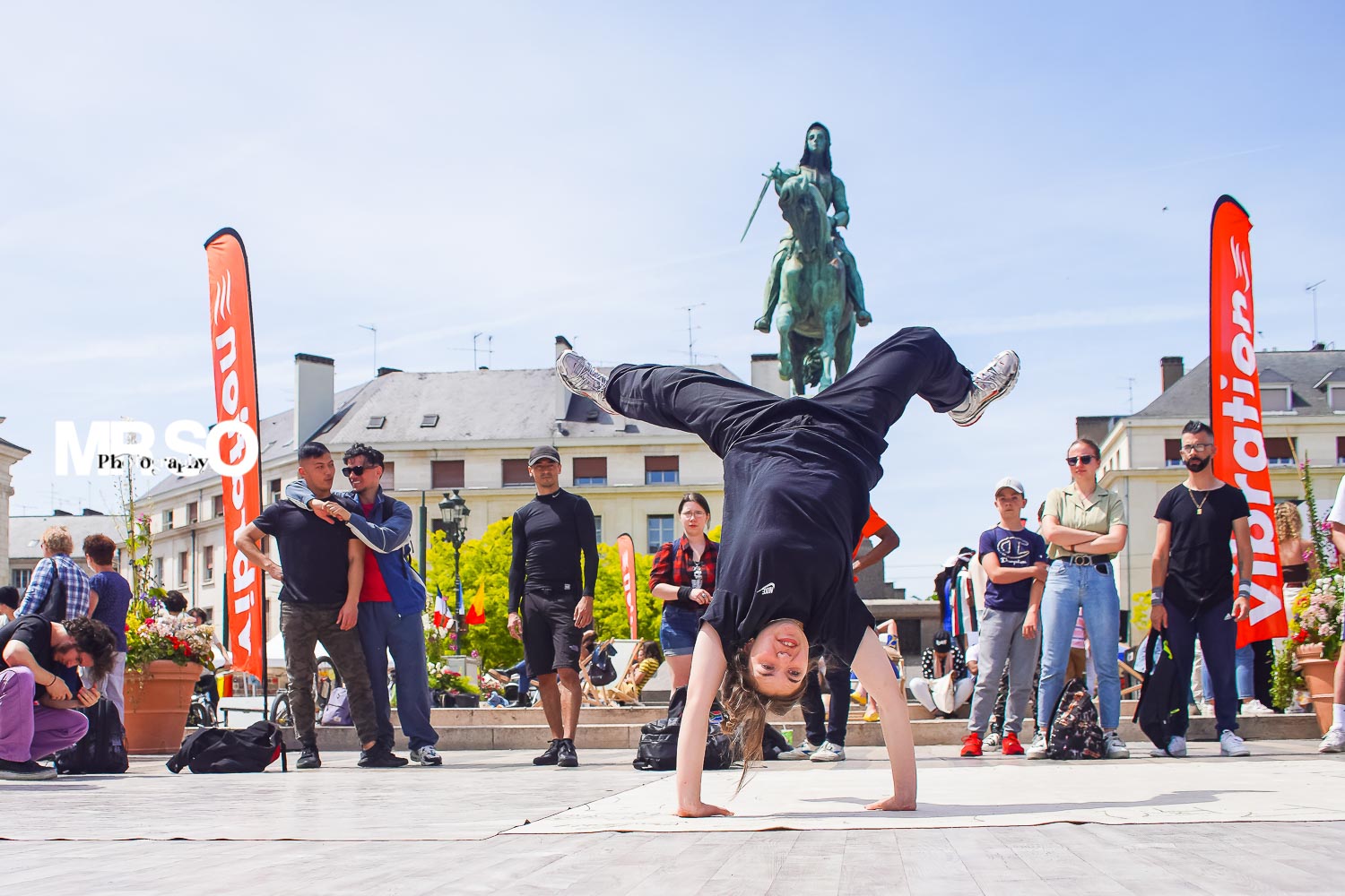 Les Moon Runners Crew Break Dancers, photo par mrso.fr photographe danse et sport à Orléans 45 et Paris 75