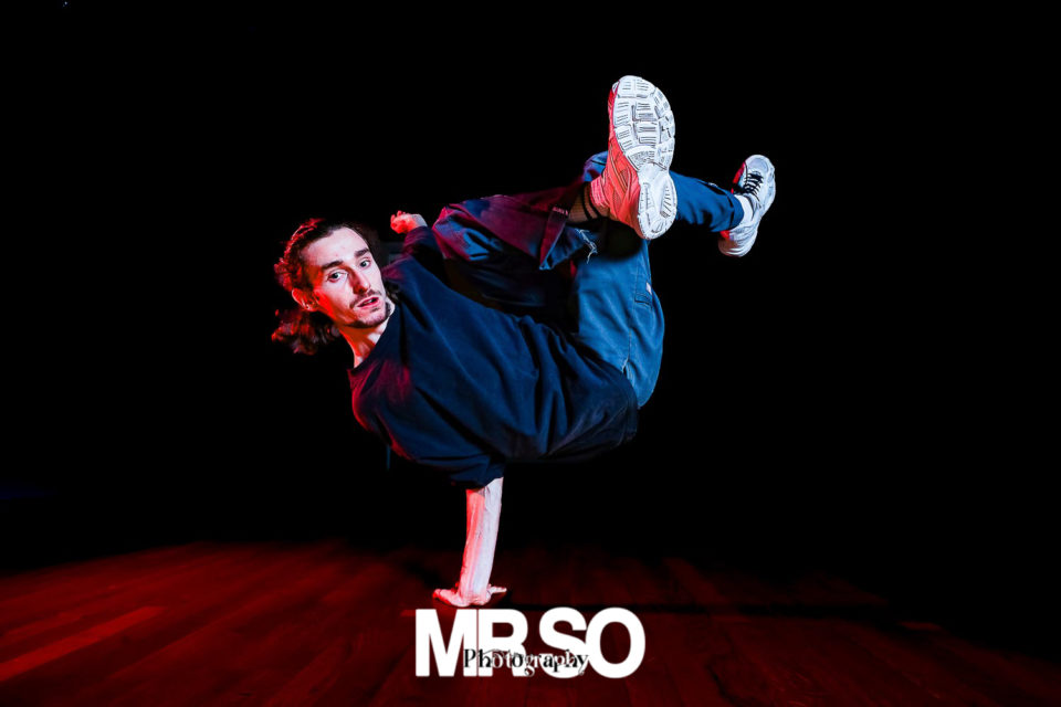 L'art du Breaking avec B-Boy Paul, shooting photo breakdance par mrso.fr photographe danse et sport à Paris, Orléans et Centre Val de Loire